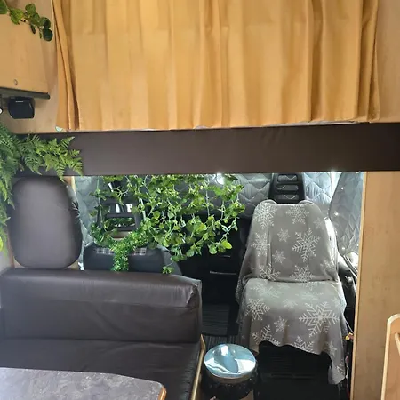 Camping Autocaravan,camper,campervan,motorhome,not Driveable,only Habitable Los Cristianos (Tenerife)