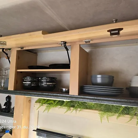 Autocaravan,camper,campervan,motorhome,not Driveable,only Habitable * לוס כריסטיאנוס